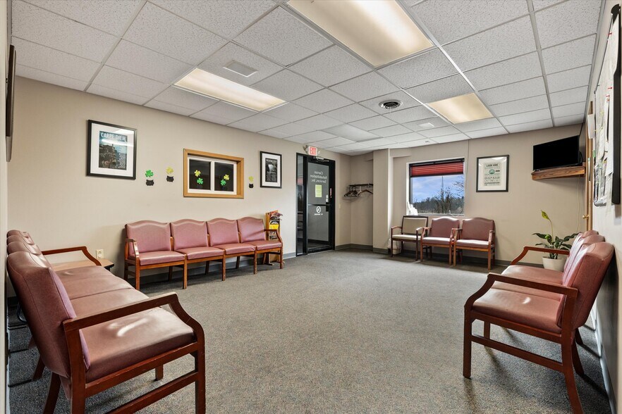 More Photos Of 18 Sportsman Dr, Clarion Medical For Lease