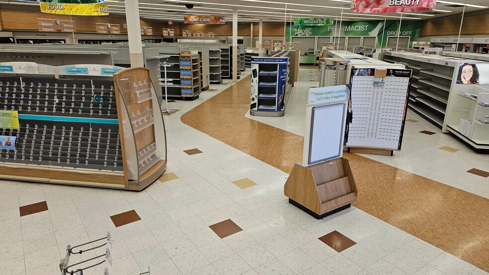 More Photos Of 640 N Milford Rd, Milford Drugstore For Sale