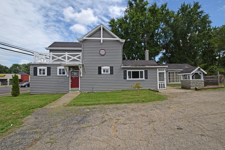 More Photos Of 829 Ohio Pike, Cincinnati Office For Lease