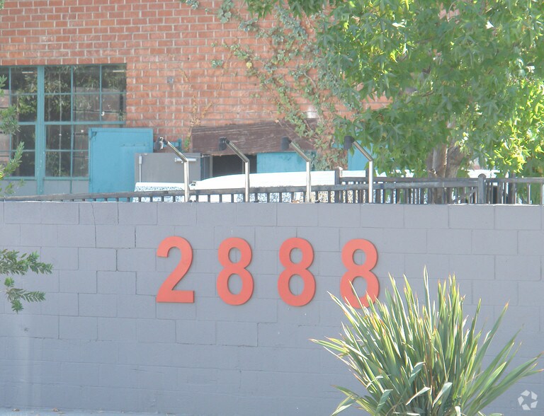 More Photos Of 2886-2888 E Walnut St, Pasadena Service For Sale