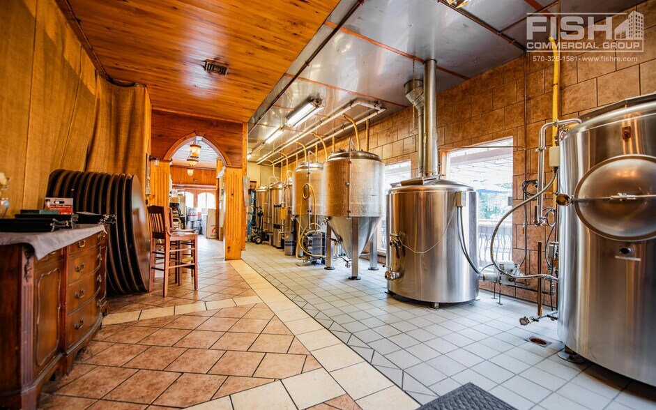 More Photos Of 204 Valley St, Williamsport Bar For Sale