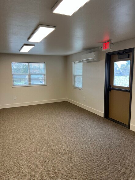 Primary Photo Of 750 W 10th Ave, Junction City Office For Lease