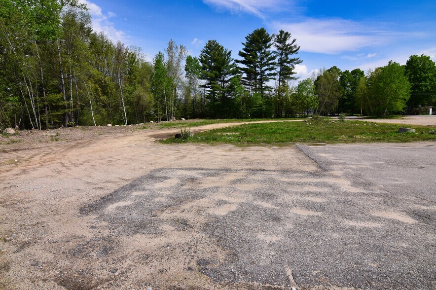 More Photos Of 584 Tenney Mountain Hwy, Plymouth Freestanding For Sale