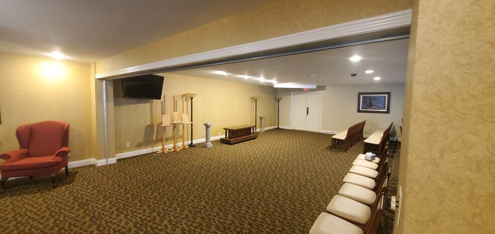 More Photos Of 302 W Corunna Ave, Corunna Office For Sale