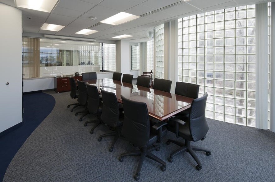 More Photos Of 100 W Big Beaver Rd, Troy Coworking Space