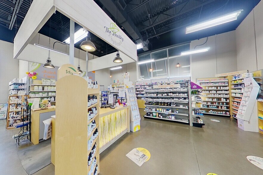 More Photos Of 101 Clarence St, Port Colborne General Retail For Sale