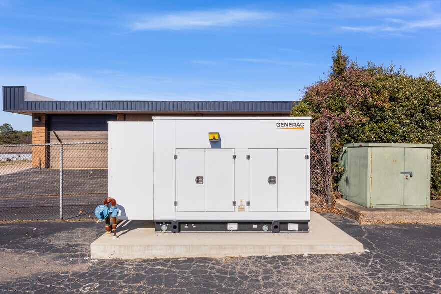 More Photos Of 57 Directors Row, Jackson Office For Sale