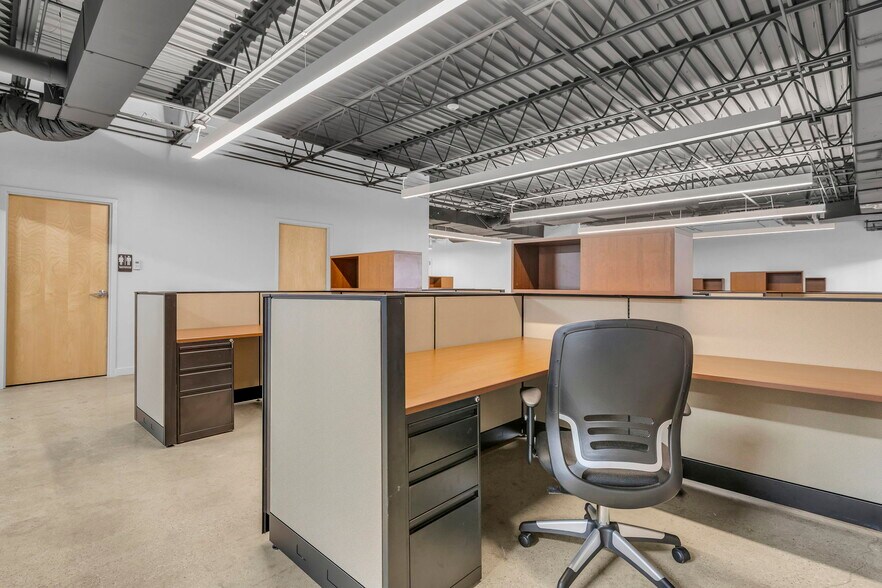 More Photos Of 10580 Barkley St, Overland Park Medical For Lease