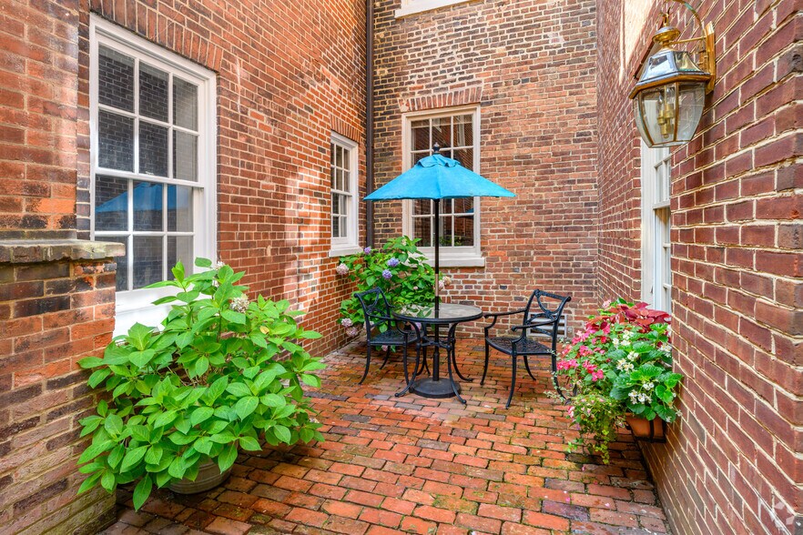 More Photos Of 600 Cameron St, Alexandria Office For Lease