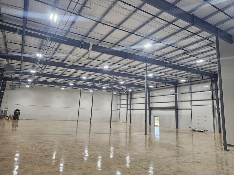 More Photos Of 2000 Bob Wade NW ln, Huntsville Warehouse For Lease