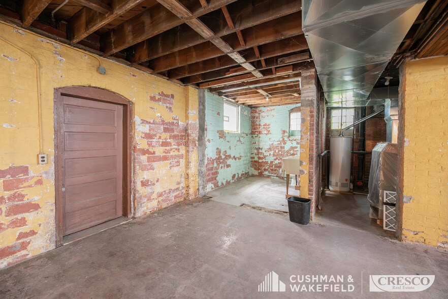 More Photos Of 1350 W 69th St, Cleveland Loft Creative Space For Sale