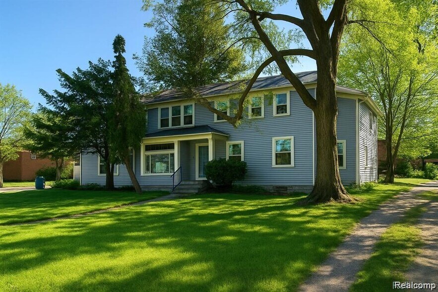 More Photos Of 109 S Illinois St, Mount Pleasant Apartments For Sale