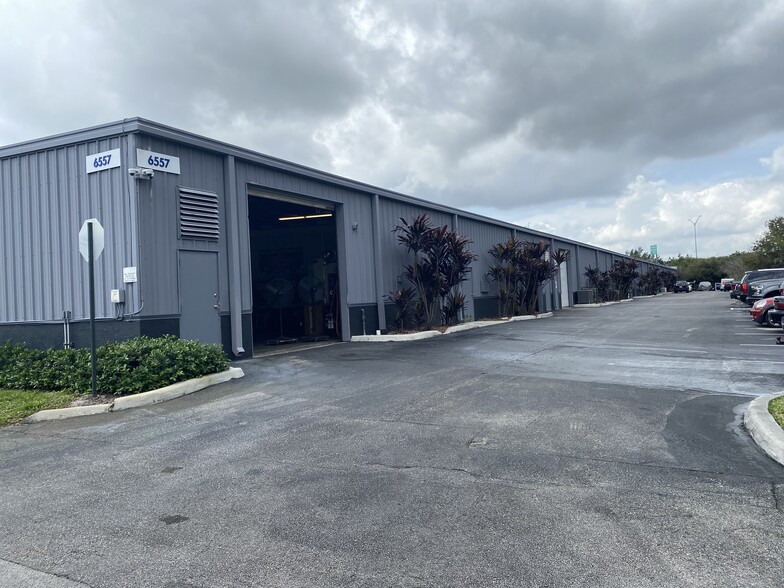 More Photos Of 6557 Garden Rd, Riviera Beach Unknown For Lease