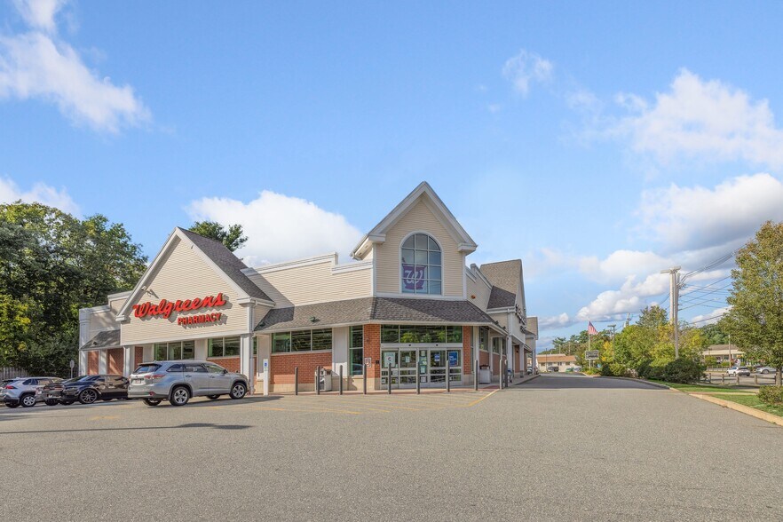 More Photos Of 158 Main St, North Reading Drugstore For Sale