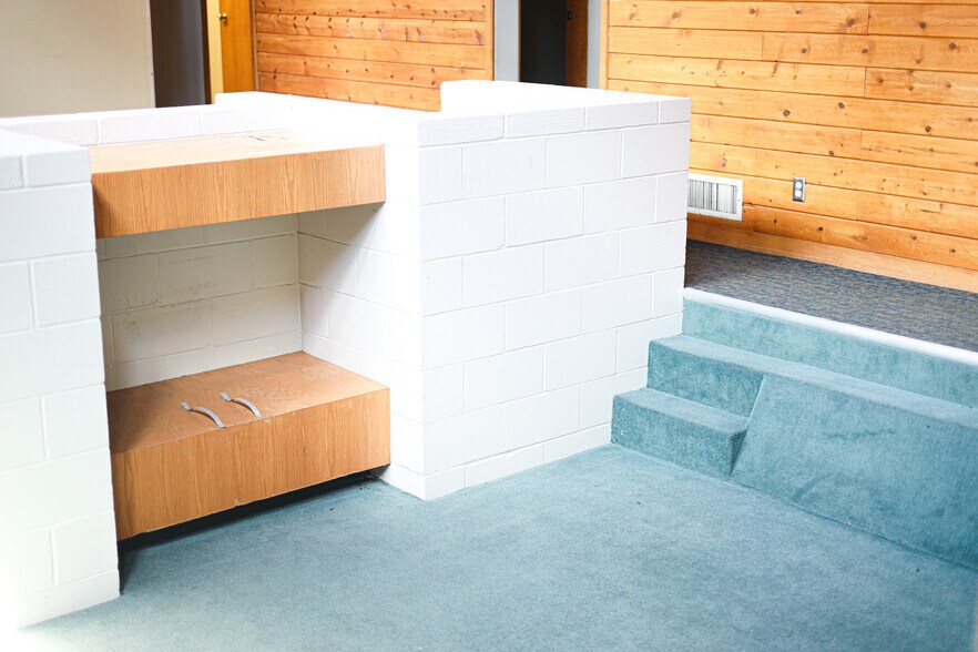 More Photos Of 1301 Kenyon Ave, Des Moines Loft Creative Space For Sale