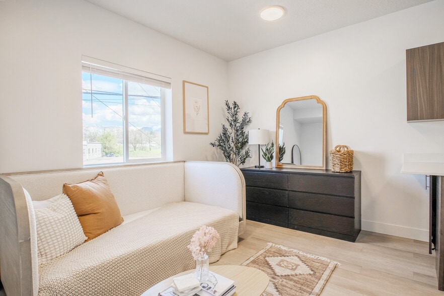 More Photos Of 230 S State St, Clearfield Apartments For Sale