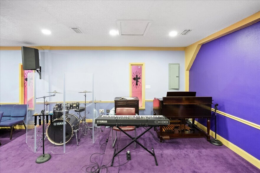 More Photos Of 1434 Oakhurst Ave, Jacksonville Religious Facility For Sale