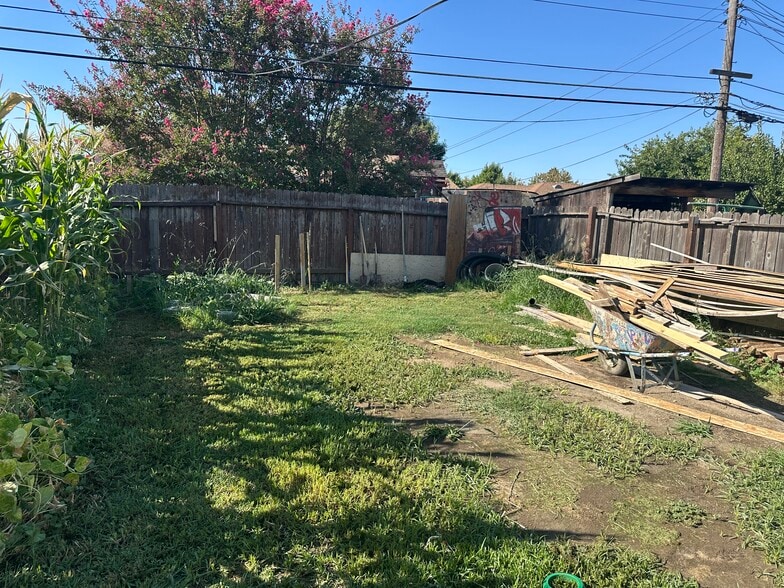 More Photos Of 3620 Elkhorn Blvd, North Highlands Dormitory For Sale