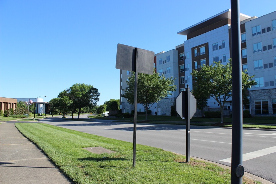 More Photos Of 250 Whittington Pky, Louisville Medical For Lease