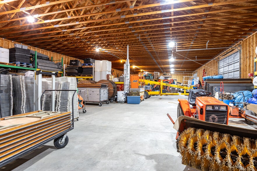 More Photos Of 1375 N Shawano St, New London Flex For Sale