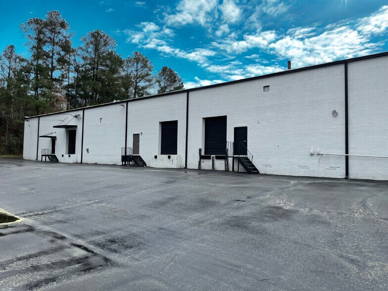 More Photos Of 4450 Commerce Cir SW, Atlanta Distribution For Sale