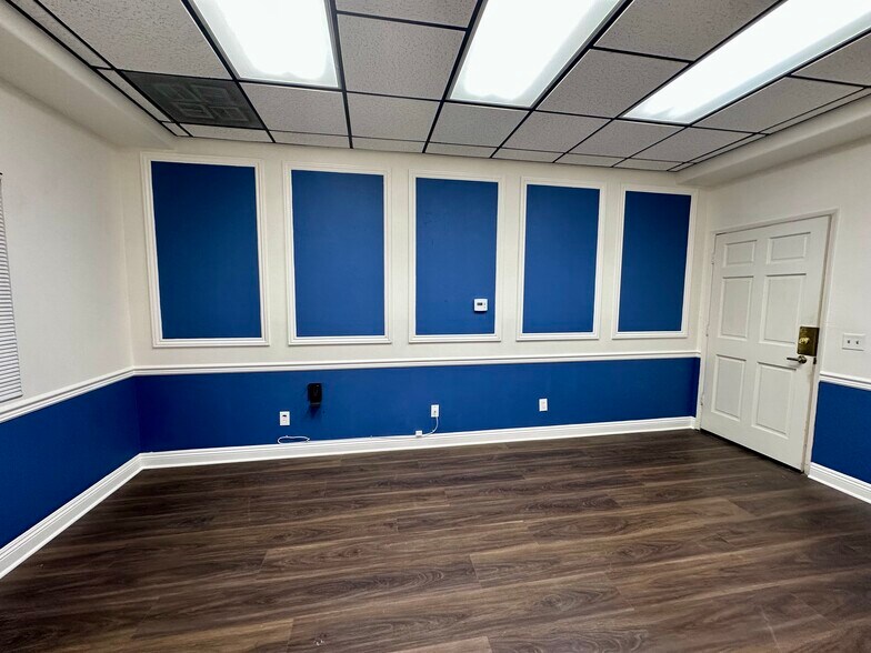 More Photos Of 370 W Grand Blvd, Corona Office For Lease