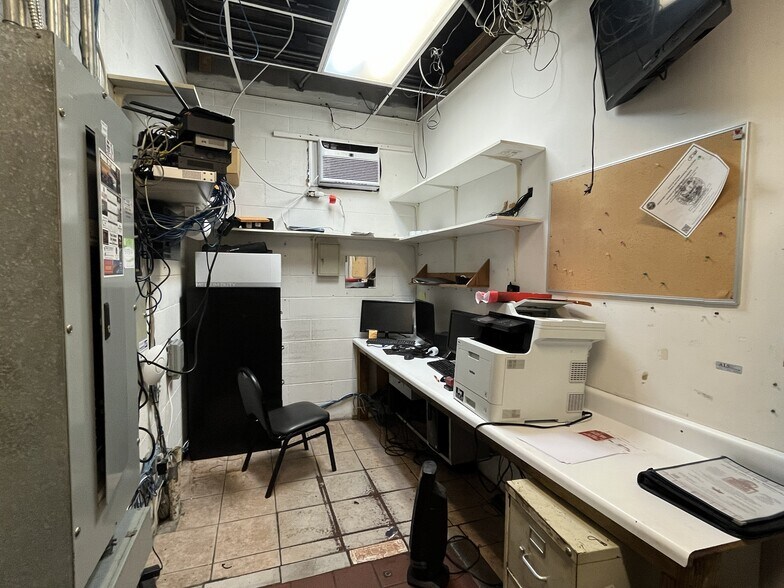 More Photos Of 9800 Front Beach Rd, Panama City Restaurant For Lease