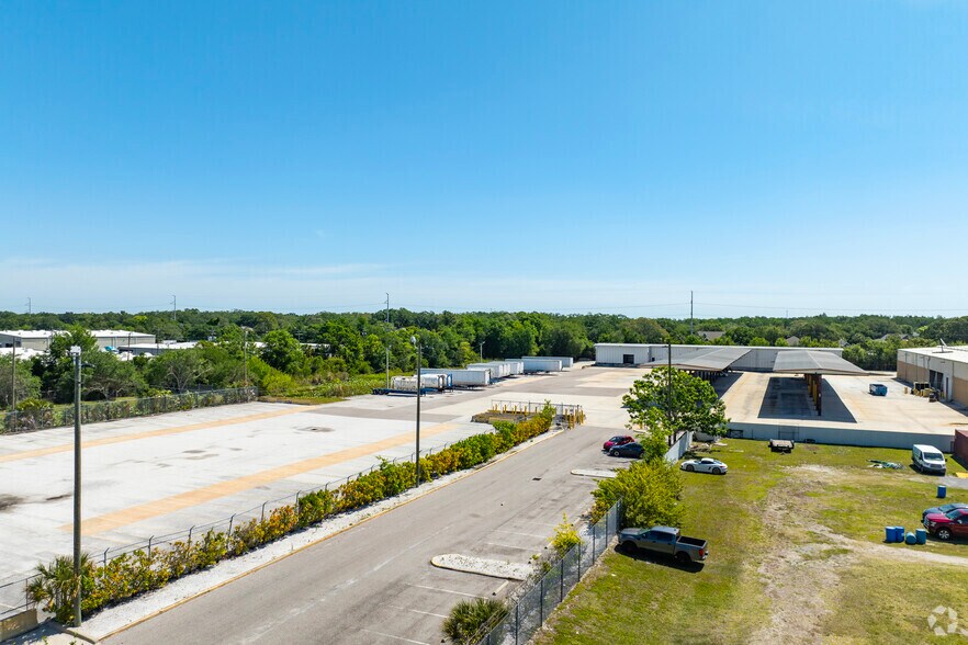 More Photos Of 8423 Sunstate St, Tampa Warehouse For Sale