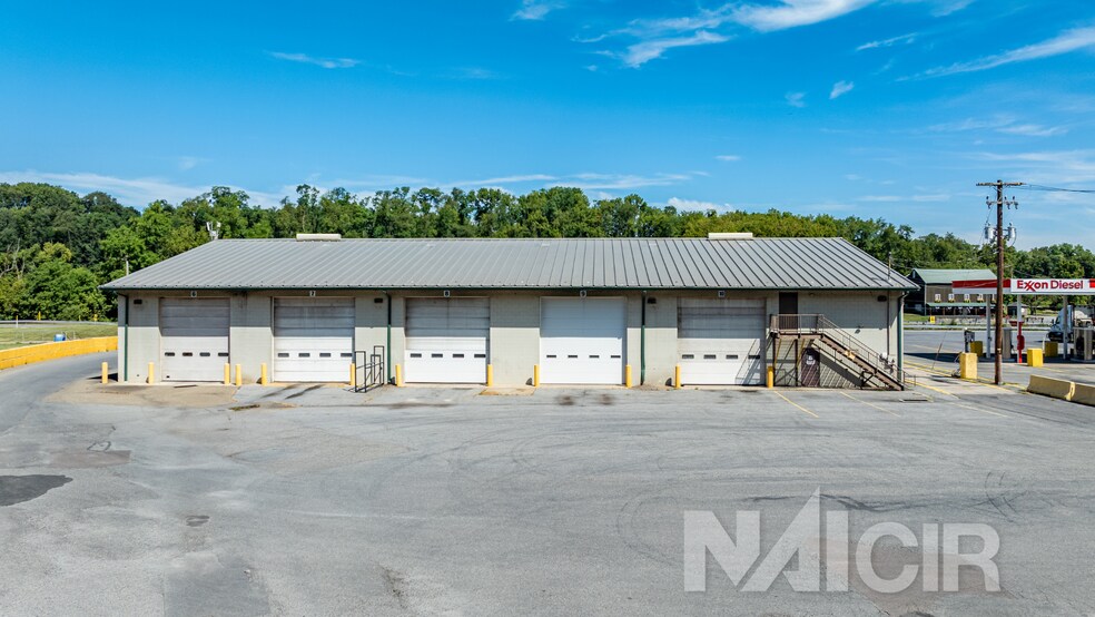 More Photos Of 1460 N Ridge Rd, Milton Auto Repair For Lease