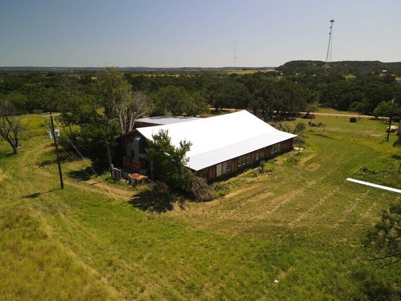 More Photos Of 17662 US 87 Hwy, Fredericksburg Flex For Sale