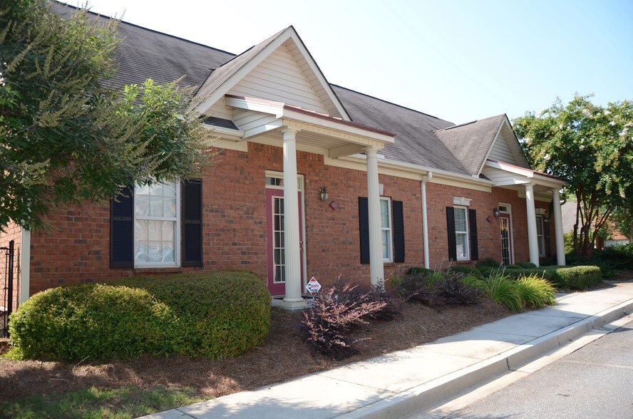 More Photos Of 4485 Tench Rd, Suwanee Office Residential For Lease