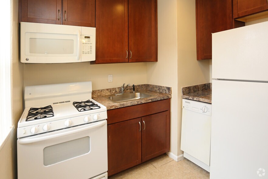 More Photos Of 3301 Chillum Rd, Mount Rainier Apartments For Sale