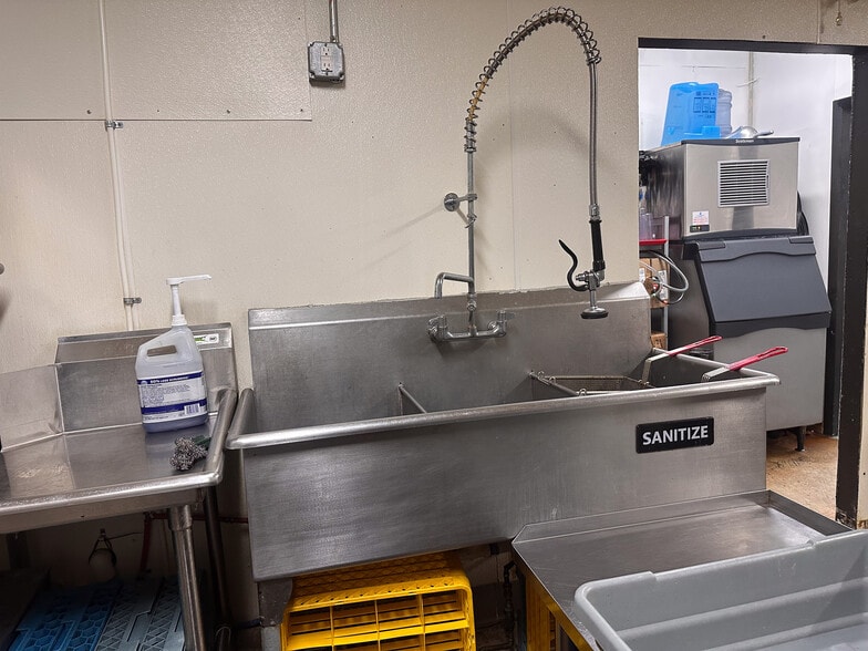 More Photos Of 69169 Main St, Blountsville Freestanding For Sale