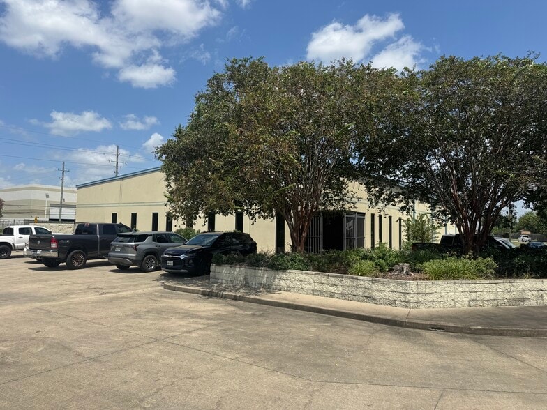 Primary Photo Of 10702 Old Bammel N Houston Rd, Houston Warehouse For Sale