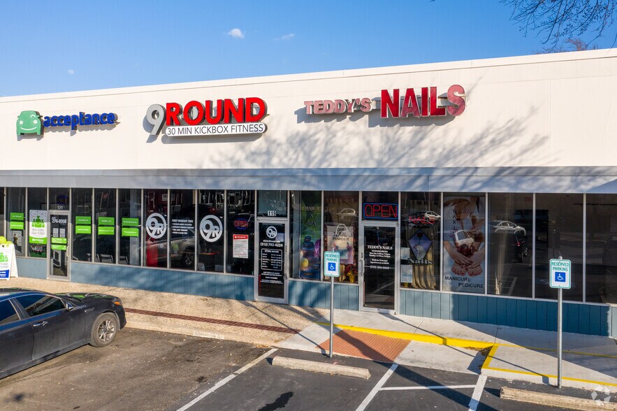 More Photos Of 4631 Airport Blvd, Austin Unknown For Lease