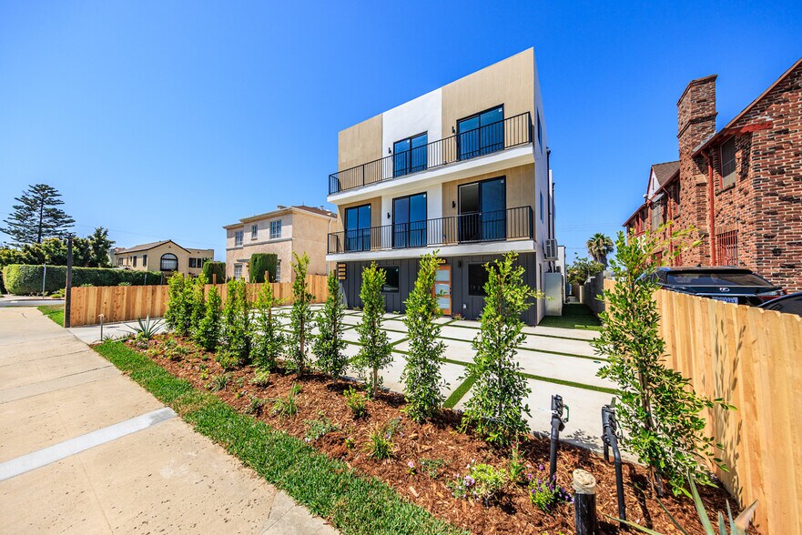 More Photos Of 1259 S Longwood Ave, Los Angeles Apartments For Sale