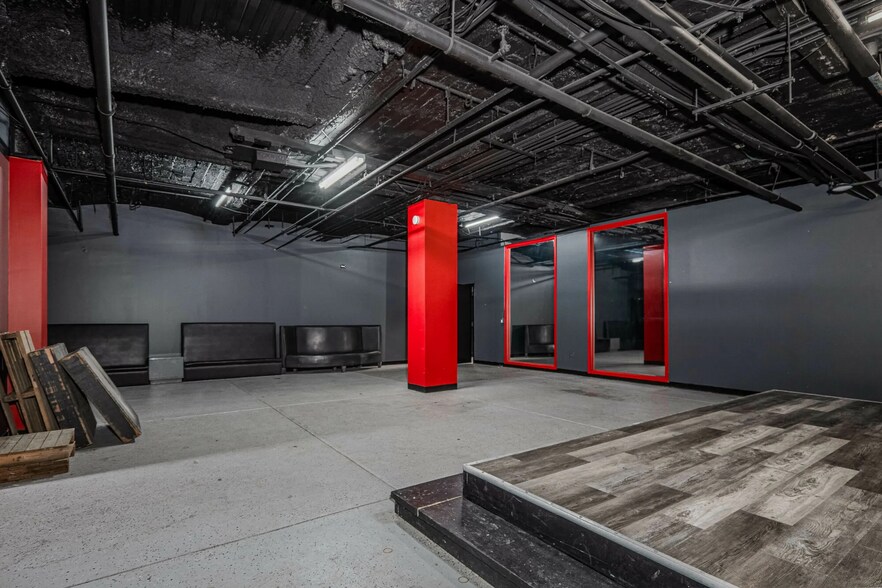 More Photos Of 215 W Ontario St, Chicago Office For Lease