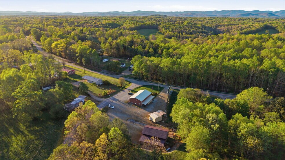More Photos Of 125 Woodhaven Rd, North Wilkesboro Office For Sale