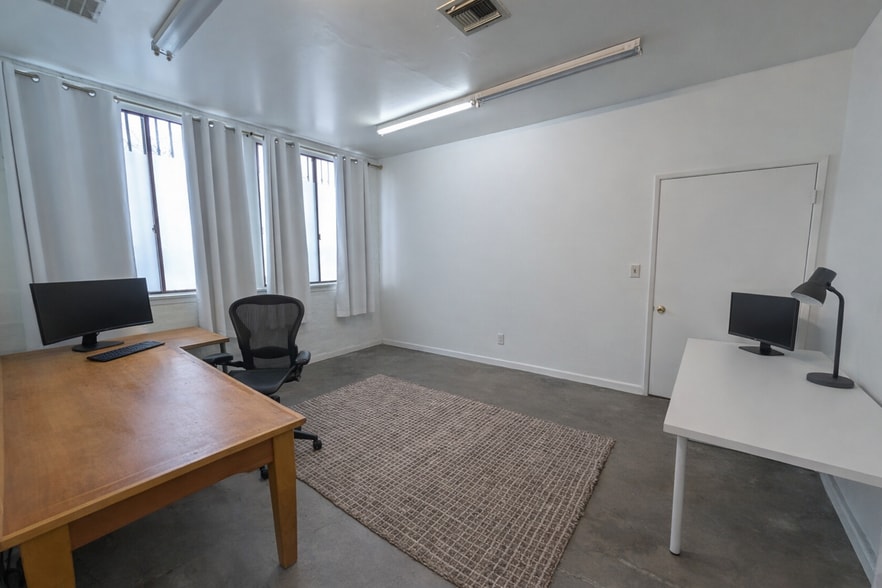 More Photos Of 2240-2246 Fair Park Ave, Los Angeles Showroom For Sale