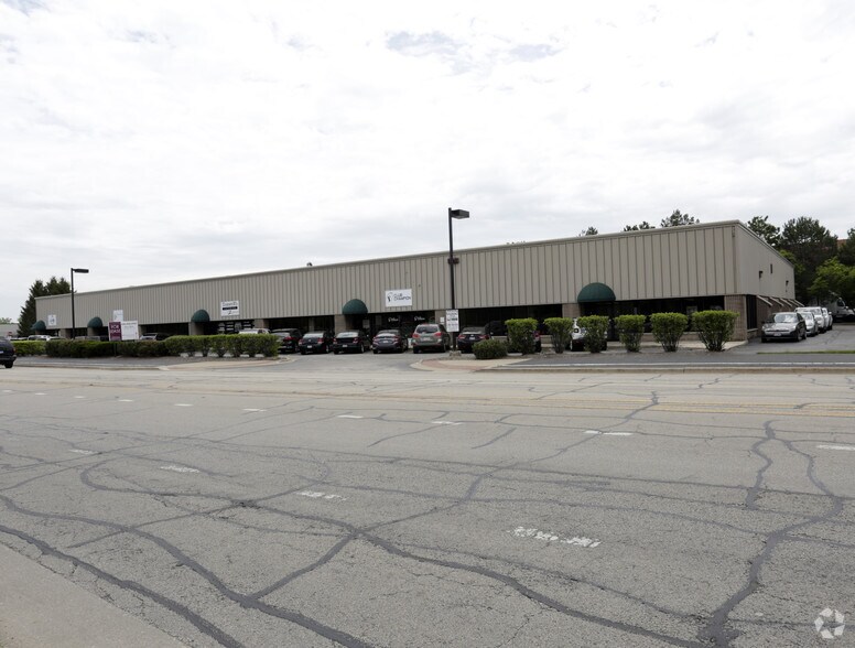 More Photos Of 825 W 75th St, Willowbrook Light Manufacturing For Lease