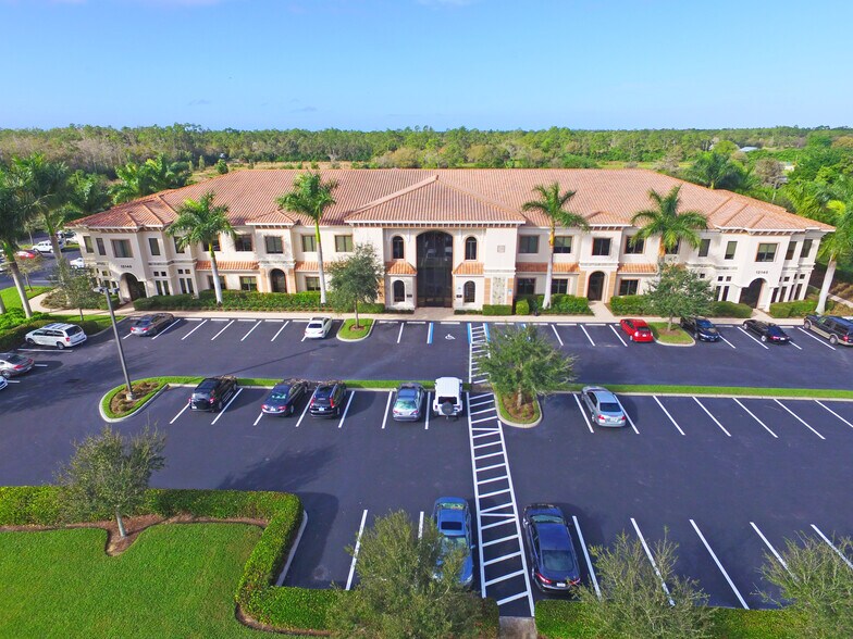 More Photos Of 12140 Carissa Commerce Ct, Fort Myers Office For Lease