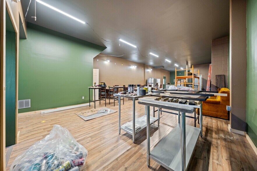 More Photos Of 21 Public Sq, Holley Storefront Retail Residential For Lease