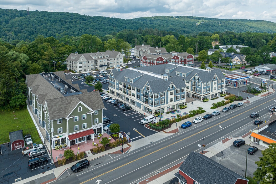 More Photos Of 800 Federal Rd, Brookfield Apartments For Lease