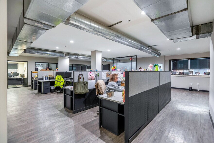 More Photos Of 808 Rhoads Ave, Columbus Warehouse For Sale