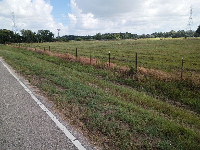 More Photos Of 6111 County Road 203, Liverpool Land For Lease