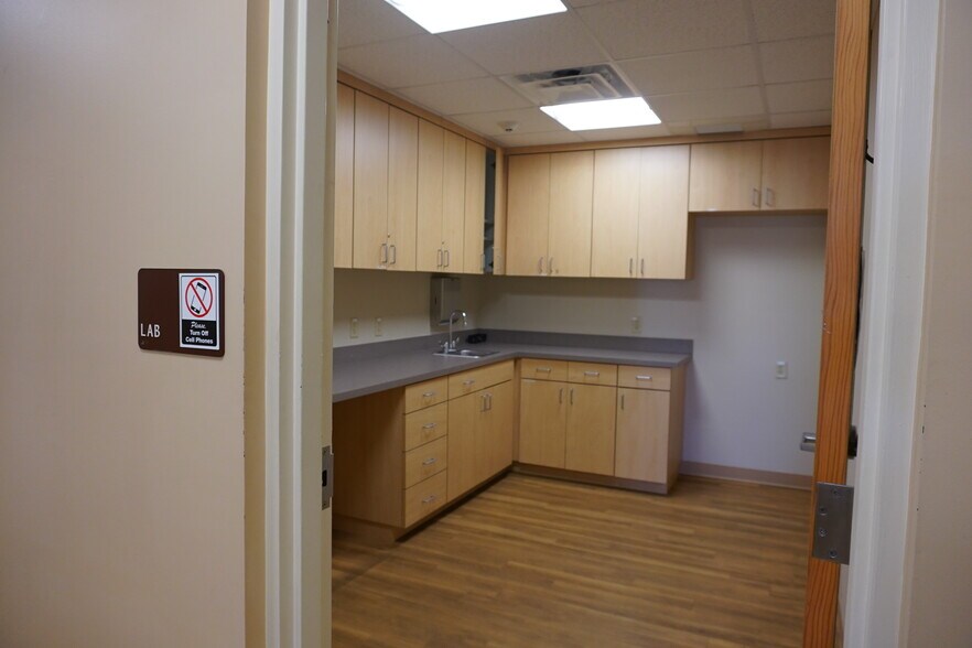 More Photos Of 11416 N 56th St, Tampa Medical For Lease