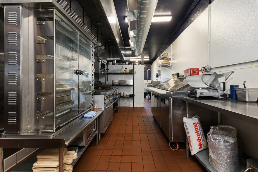 More Photos Of 8501 El Camino Real, Atascadero Restaurant For Sale