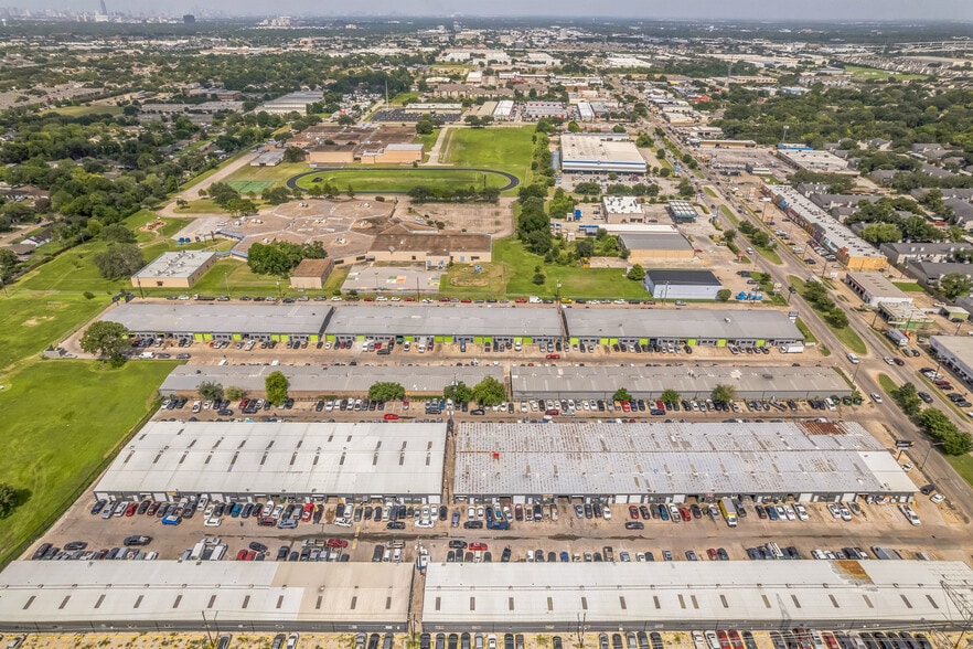 More Photos Of 11430 Bissonnet St, Houston Warehouse For Lease