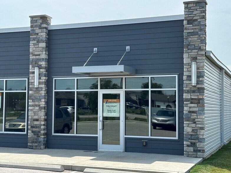 More Photos Of 1909 Veterans Memorial Parkway S, Lafayette Storefront Retail Office For Lease