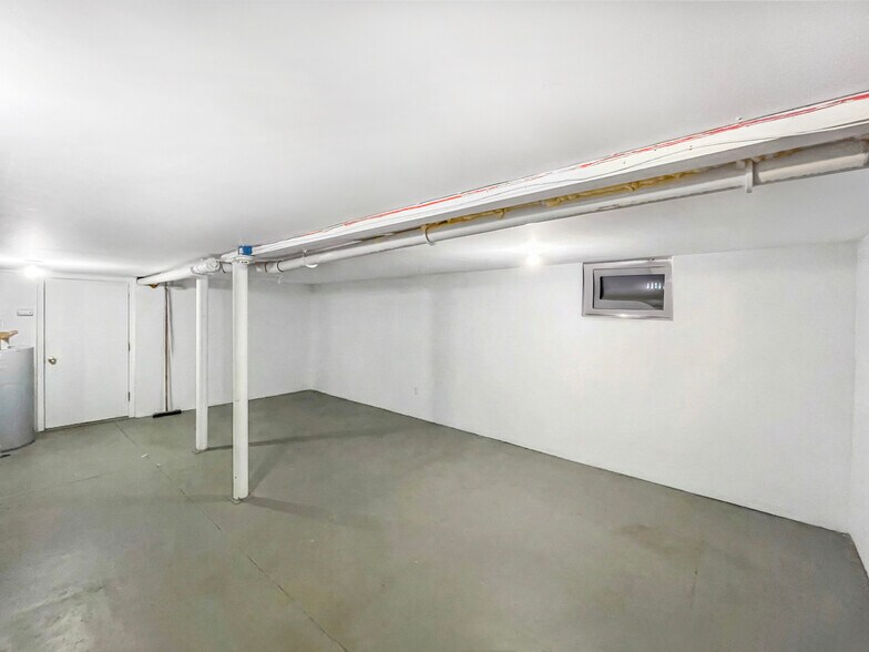 More Photos Of 146 Maple Ave, New City Office For Sale